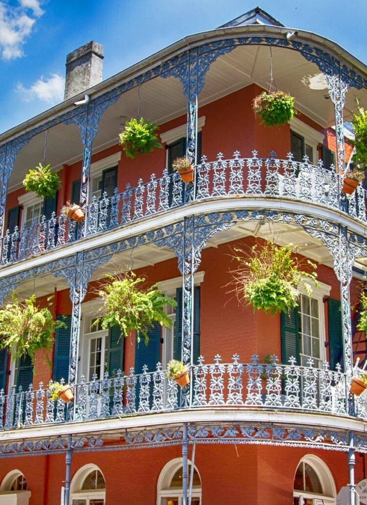 15 HONEST Pros & Cons of Living in New Orleans (Let’s Talk)