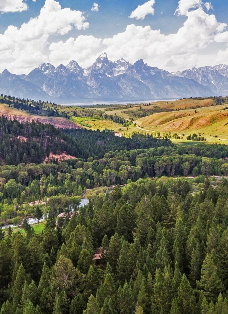 15 HONEST Pros & Cons of Living in Wyoming